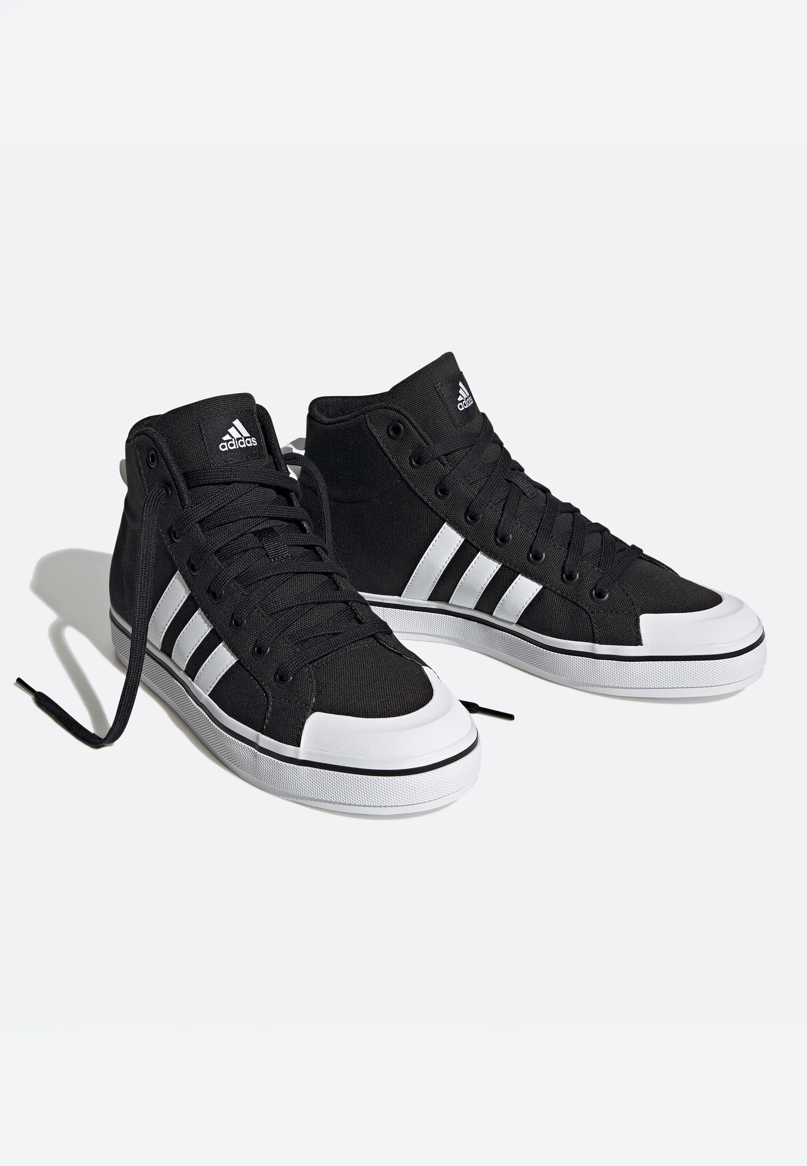 Adidas - Bravada 2.0 Mid Cblack/Ftwwht/Ftwwht - Shoes