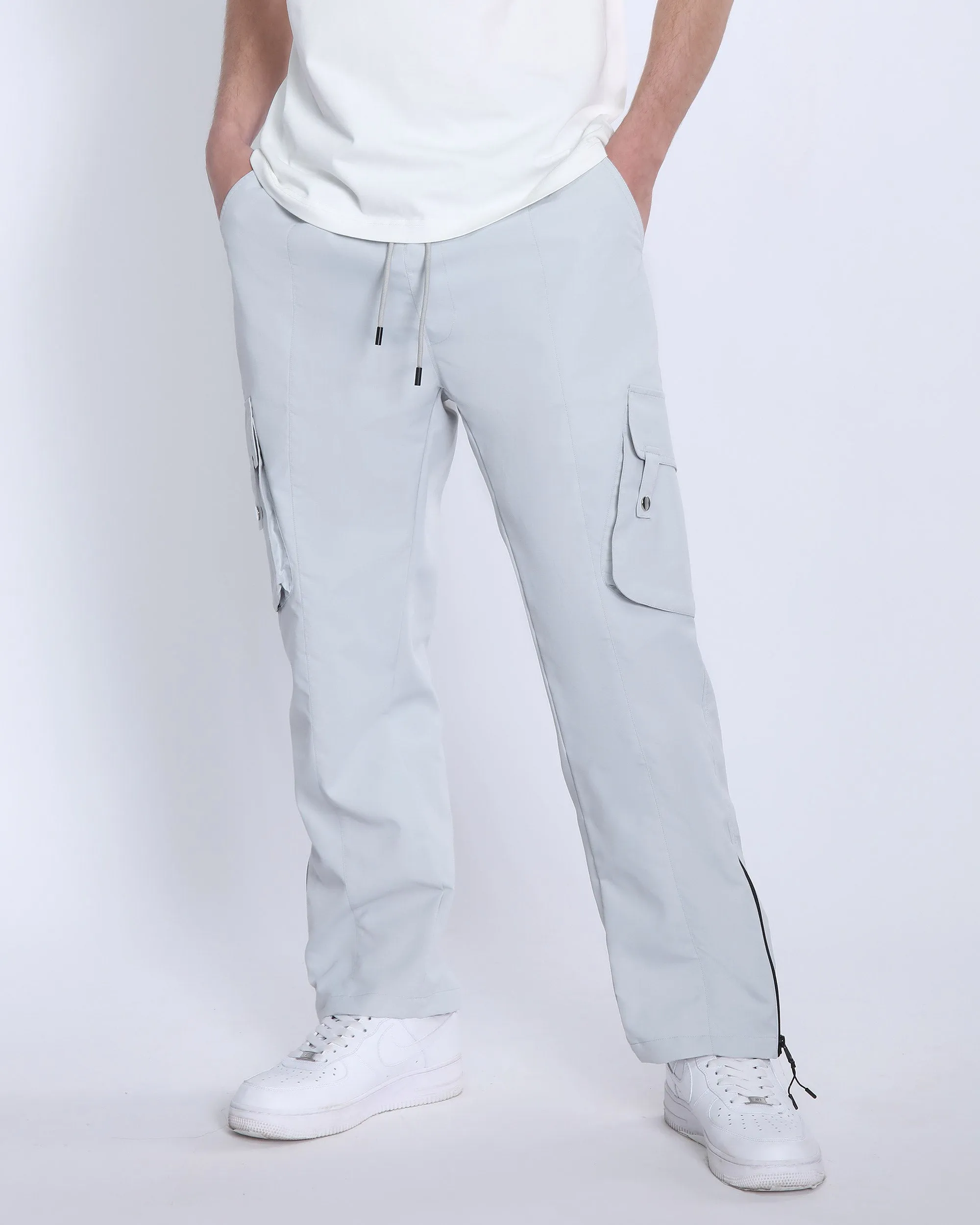 Classic Cargo Pants with Modern Functionality