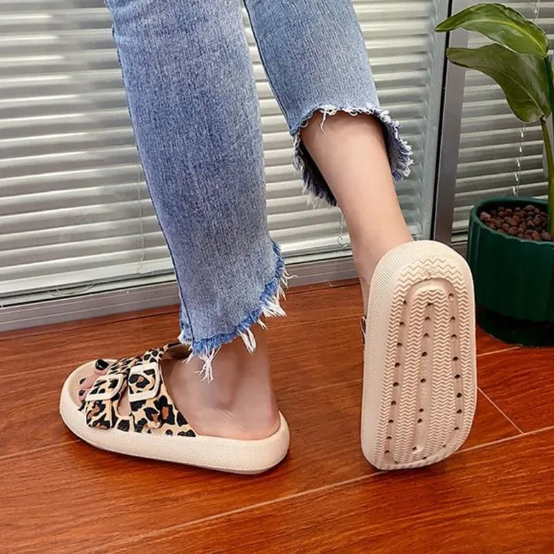 Hnzxzm Fashion Leopard Print Cloud Slippers for Women Summer Adjustable Buckle Pillow Slides Woman Thick Bottom Non-Slip Beach Shoes