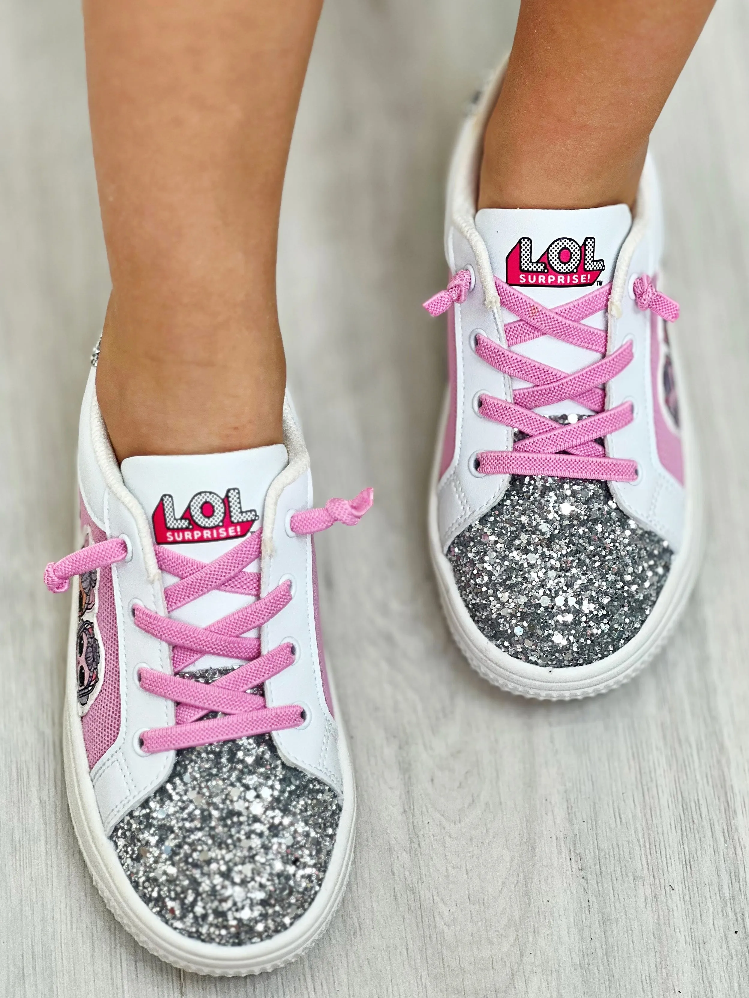 L.O.L. SURPRISE! Kitty Queen and Pet Glitter Sneakers