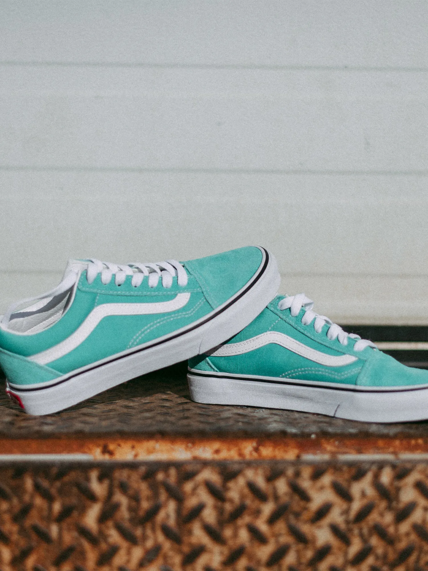 WOMENS VANS OLD SKOOL SNEAKER - CLEARANCE